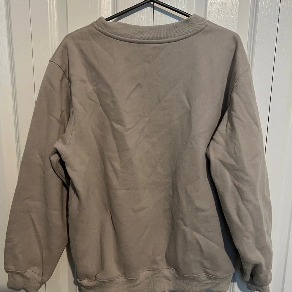 White Fox Boutique Gray Sweatshirt - Picture 3 of 3